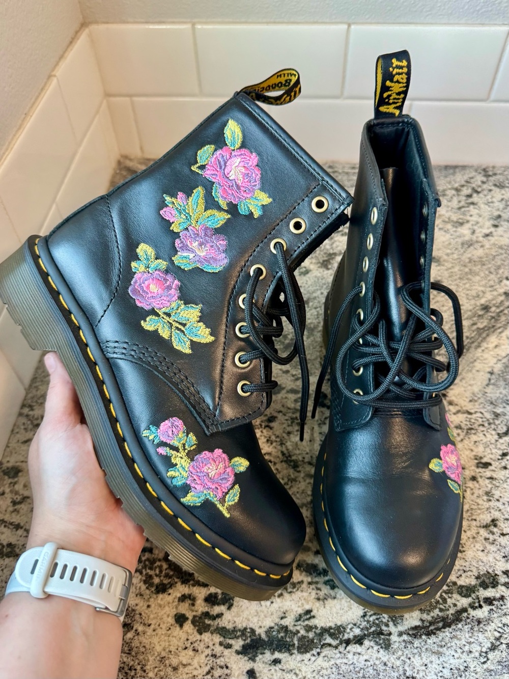 Dr. Martens 1460 Vonda II Floral Embroidered Boots. L 7. Only tried on.